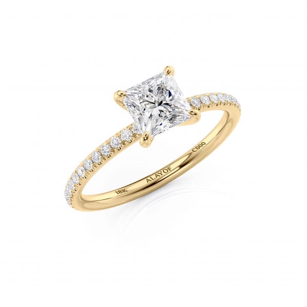טבעת אירוסין יהלום פרינסס עם שיבוץ צד קלאסי